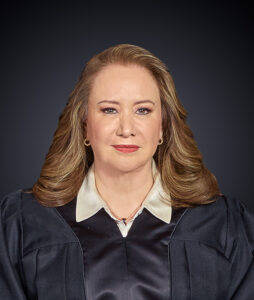 Ministra Yasmín Esquivel